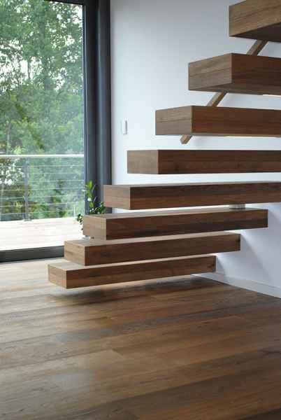 auskragende schwebende Treppe